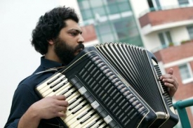 Akordeonista Mário Bihári.