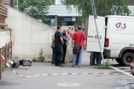 Policie potvrdila, že si lupiči odnesli 8,4 milionu korun.