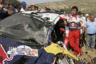 Takhle dopadl Loebův citroen na Kyperské rallye.