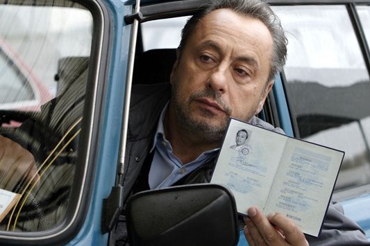 Přes hranici mezi SRN a NDR. Z filmu Heimweh nach drüben (MDR). 