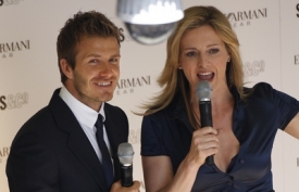 Beckham a televizní zpravodajka Gabby Loganová (ilustrační foto).