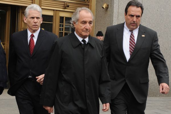 Madoff zpronevěřil 65 miliard dolarů.