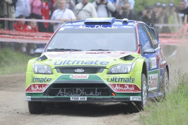 Mikko Hirvonen navyšuje náskok v Polské rallye.