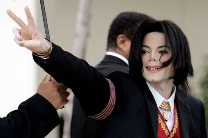 Kolik Jackson prodělal plastických operací, je téměř nespočitatelné.