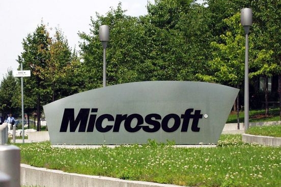 Zda za prodej mohou spory s Razorfish, Microsoft zatím neuvedl.