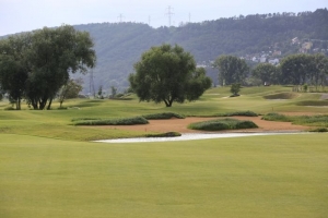 Are&aacute;l golfov&eacute;ho hři&scaron;tě u Zbraslavi.