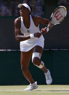 Venus Williamsová postoupila do semifinále Wimbledonu.