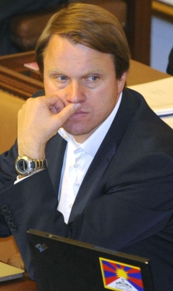 Martin Burs&iacute;k loni za n&aacute;jemn&eacute; inkasoval skoro 3,2 milionu.