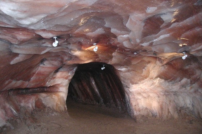 Interiér solního dolu Khewra.