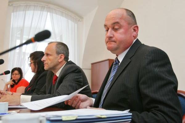 Jak šéf NKÚ využíval služebních aut, vyšetří auditor.