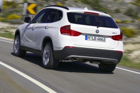 Z&aacute;kladn&iacute; verze budou poh&aacute;nět ne předn&iacute;, ale zadn&iacute; kola. Jak se na spr&aacute;vn&eacute; BMW slu&scaron;&iacute;.