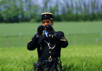 Pozor na banality, jež řeknete policistům nejen ve Francii.