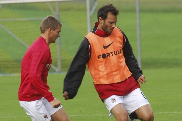 Patrik Berger (vpravo) na tréninku Sparty s Lubošem Kaloudou.