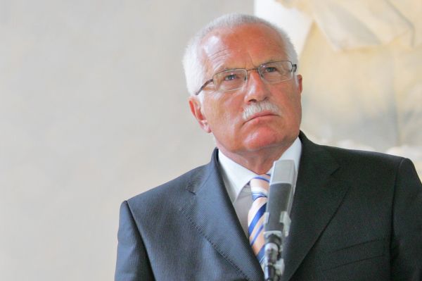 Prezident dává přednost vyjednávání. &quot;Pomsta&quot; není nutná.