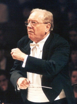 Dirigent Charles Mackerras.