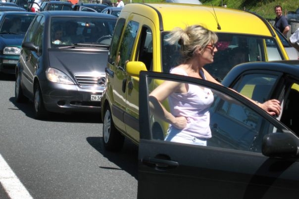 Kvůli frézování vozovky se vytvořila až pětadvacetikilometrová kolona.
