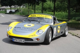 Roadster klasických tvarů bude mít elektrický pohon a karbonovou karoserii.