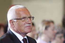 Václav Klaus podepsal dlouho odkládanou dohodu.
