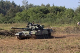 Armáda šetří, tanky možná zakonzervuje.