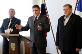 Ficova vl&aacute;da se op&iacute;ra o nacionalistu J&aacute;na Slotu