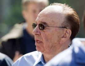 Vlastn konglomer&aacute;tu News International Murdoch se zat&iacute;m nevyj&aacute;dřil
