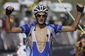 Brice Feillu v&iacute;těz sedm&eacute; etapy Tour de France.