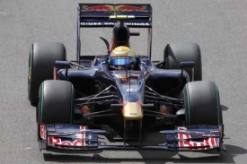 Jezdec stáje Toro Rosso Sebastien Buemi.