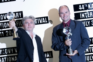 Režisér vítězného filmu Frédéric Dumont (vlevo).