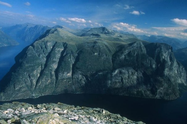 Fjord Geirangerfjord ve střední části Norska.  