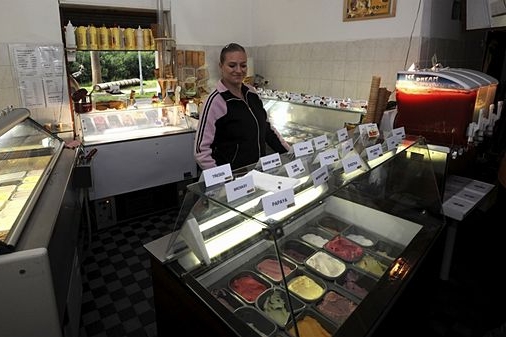 Zmrzlinářství nabízí celkem 217 druhů zmrzliny, které obměnuje.