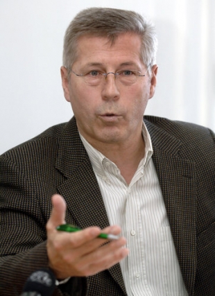 Luděk Macela, dosud ještě šéf komise rozhodčích.