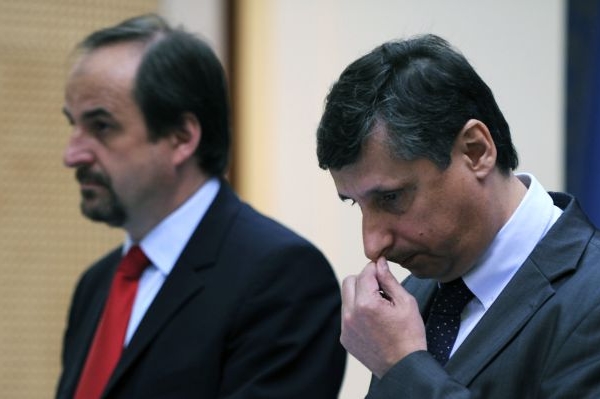 O vízech jsme se dozvěděli na poslední chvíli, tvrdí česká vláda.