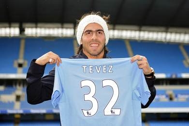 Carlos Tévez po přestupu do City. Carlos Tévez po přestupu do City.