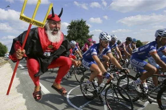 El Diablo stíhá peloton Tour de France