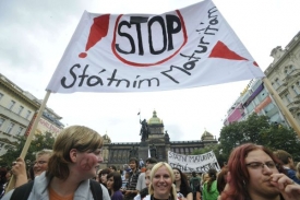 Na první demonstraci přišlo sedm tisíc studentů.