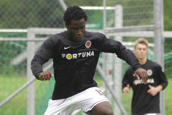 Útočník Sparty Bony Wilfried.