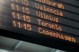 Do Toronta teď Če&scaron;i mohou l&eacute;tat jedině s v&iacute;zem v kapse.