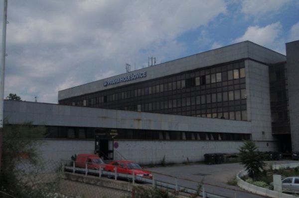 Budova holešovického nádraží potřebuje rekonstrukci.