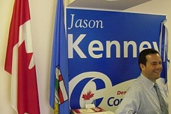 Jason Kenney během předvolební kampaně.