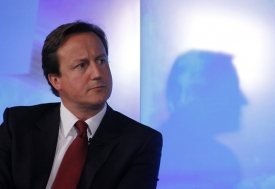 Vůdce konzervativců David Cameron se připravuje na další vítězství.