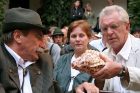 Pavel Zedníček, Marta Vančurová a Jaromír Hanzlík (vpravo).