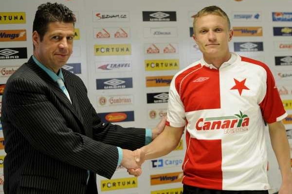 Petr Trapp (vpravo) s ředitelem Slavie Petrem Doležalem.