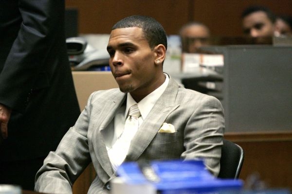 Chris Brown během soudního líčení