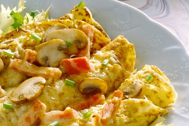 Palačinky plněné houbami a kuřecím masem chutnají i zapečené. Palačinky plněné houbami a kuřecím masem chutnají i zapečené.
