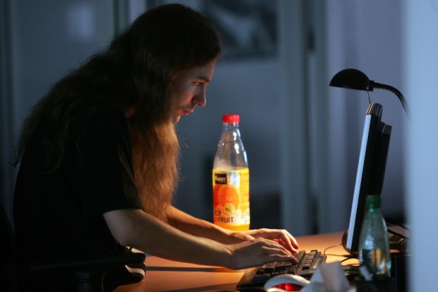 Komunitní weby navštěvují hlavně mladí lidé. Komunitní weby navštěvují hlavně mladí lidé.