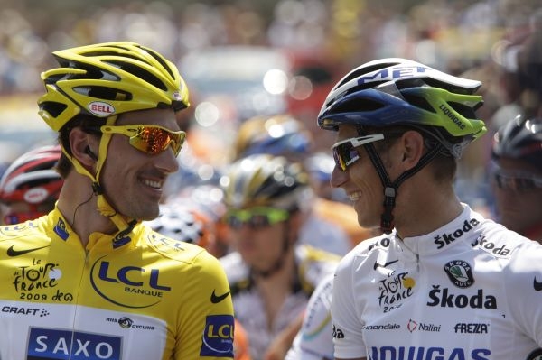 Roman Kreuziger (vpravo) debatuje se Švýcarem Cancellarou. Roman Kreuziger (vpravo) debatuje se Švýcarem Cancellarou.