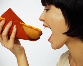 Hot dogy by pr&yacute; měly b&yacute;t prod&aacute;v&aacute;ny jen s varov&aacute;n&iacute;m o rakovině.