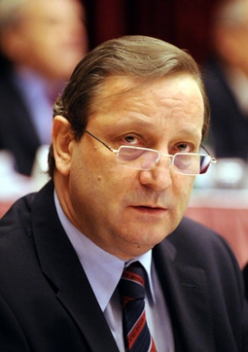 Alexander Károlyi.