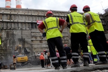 Stavební společnost zvyšuje uprostřed recese zisk.