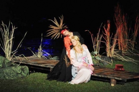 Rusalka v Českém Krumlově. Julie Makerov, Andrea Kalivodová.